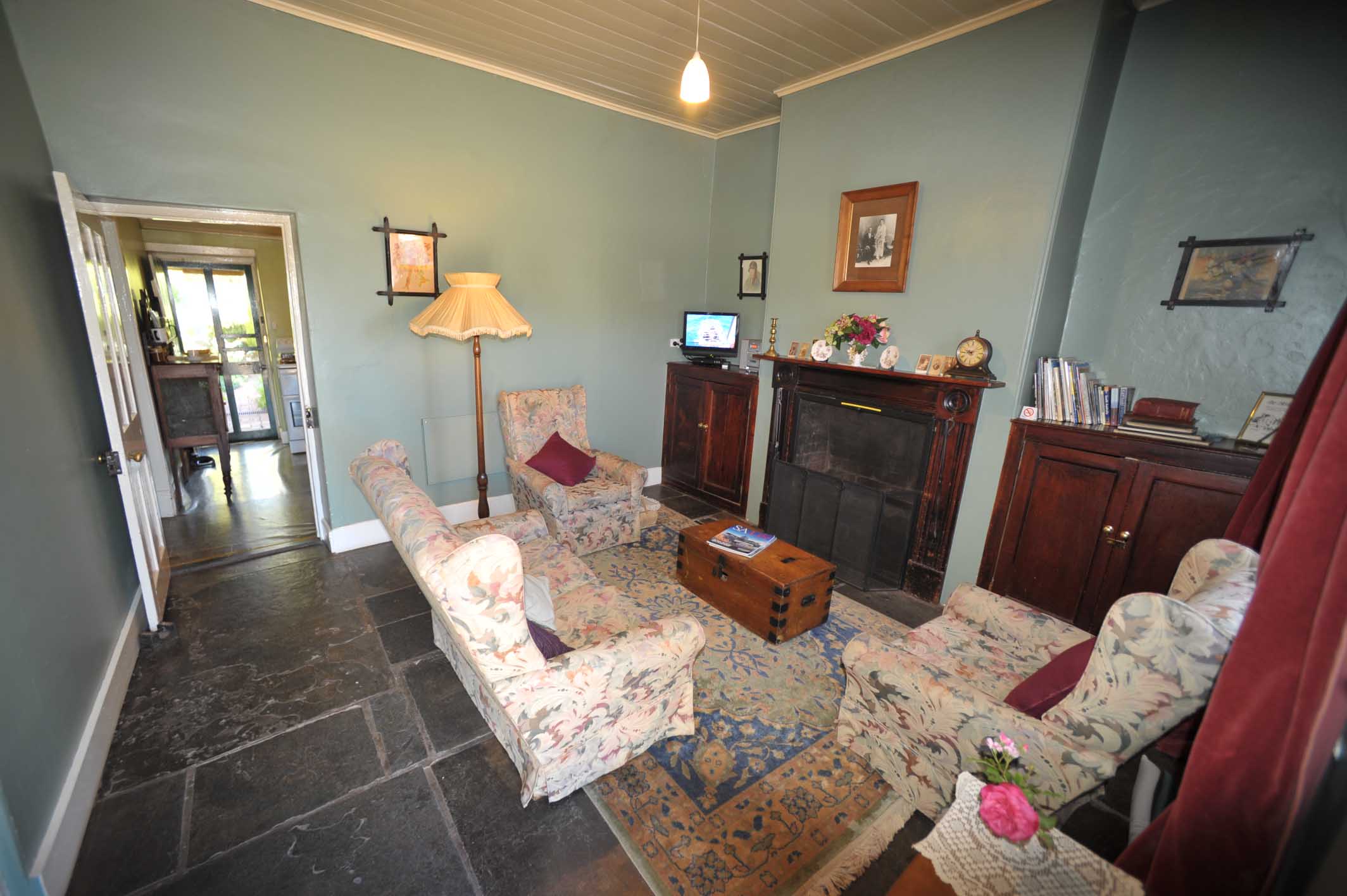 Cosy Lounge room